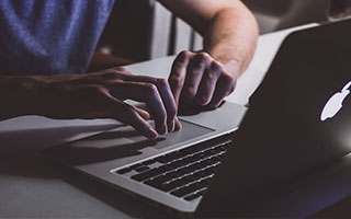 热点:康乾配资公司-比特币市场出现史上最大空单，现货ETF资金加速流出，局势生变？